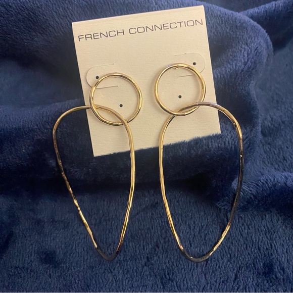 FRENCH CONNECTION GOLD TONE HOOPS NWT - Picture 5 of 5